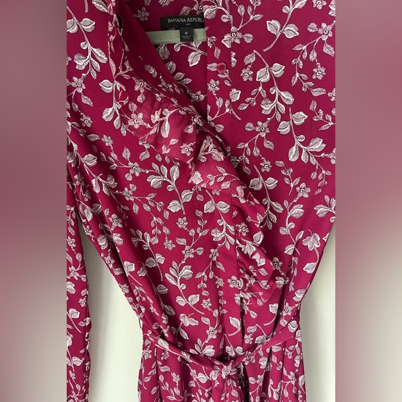 Banana Republic Maroon Floral Dress | Size 6 | Long Sleeve Button Up & Belted - Picture 5 of 8